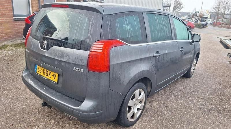 Gebraucht Peugeot 5008 156 PS (114 kW) 2011 Grau Van / Kleinbus