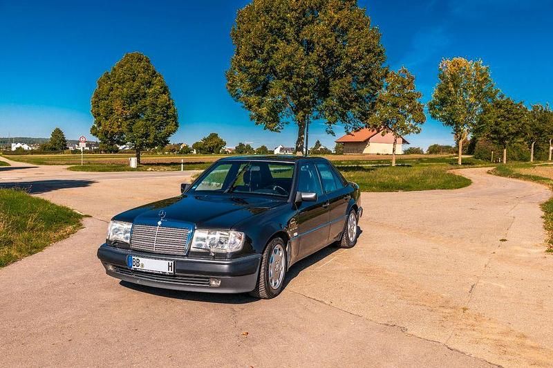 Schwarz Gebraucht 1991 Mercedes E500 AMG Limousine | 51.250 € - Bild 1/4