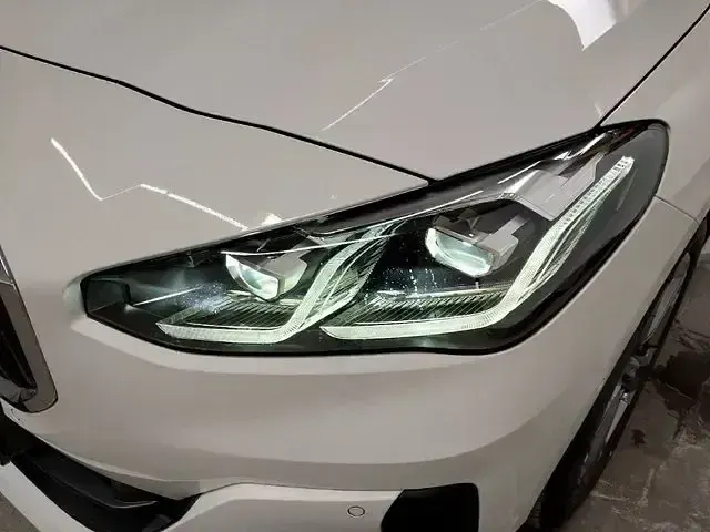 Gebraucht BMW 218 Active Tourer Performance 136 PS (100 kW) 2024 Weiß Van / Kleinbus