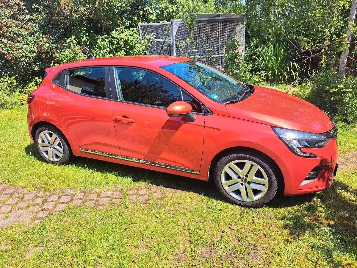 Gebraucht Renault Clio 60 PS (44 kW) 2021 Rot Kleinwagen