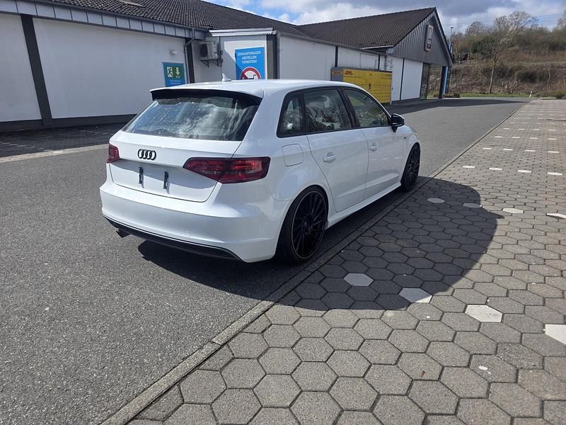 Gebraucht Audi A3 105 PS (77 kW) 2013 Weiß Limousine