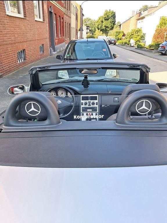 Gebraucht Mercedes SLK200 163 PS (119 kW) 2003 Silber Cabrio