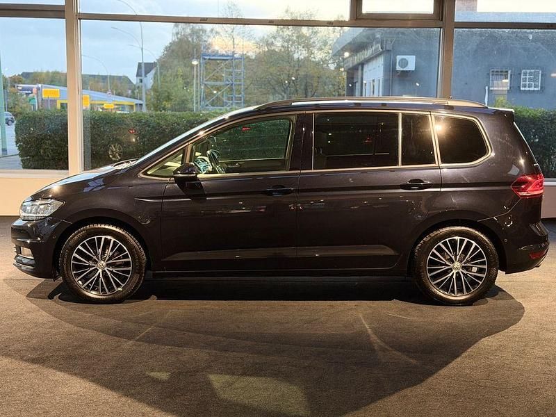 Gebraucht VW Touran 150 PS (110 kW) 2016 Schwarz Van / Kleinbus