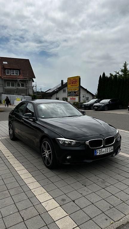 Schwarz Gebraucht 2013 BMW 316 Limousine | 8.000 € (Guter Preis) - Bild 1/4
