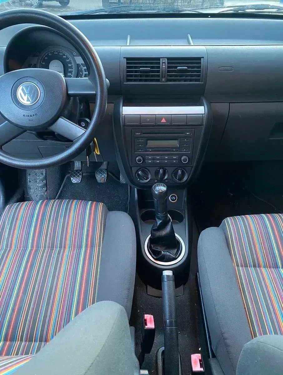 Gebraucht VW Fox 54 PS (39 kW) 2005 Rot Kleinwagen