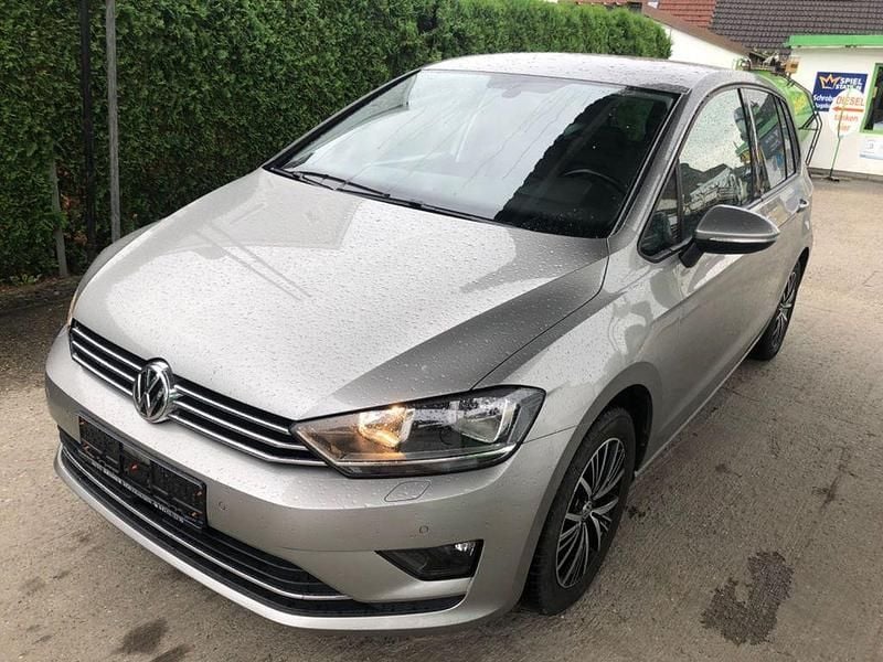Gebraucht 2016 VW Golf Sportsvan Allstar Van / Kleinbus | 10.900 € (Fairer Preis) - Bild 1/4