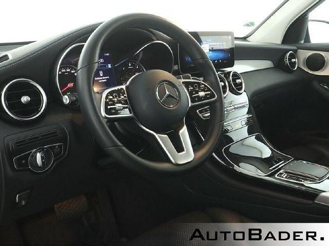 Gebraucht Mercedes GLC220 Exclusive 194 PS (142 kW) 2022 197 lack obsidianschwarz (metallic) SUV