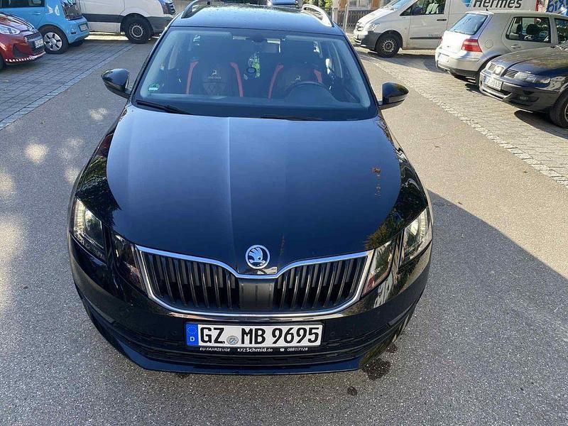 Schwarz Gebraucht 2018 Skoda Octavia Ambition Kombi | 14.300 € (Fairer Preis) - Bild 1/4