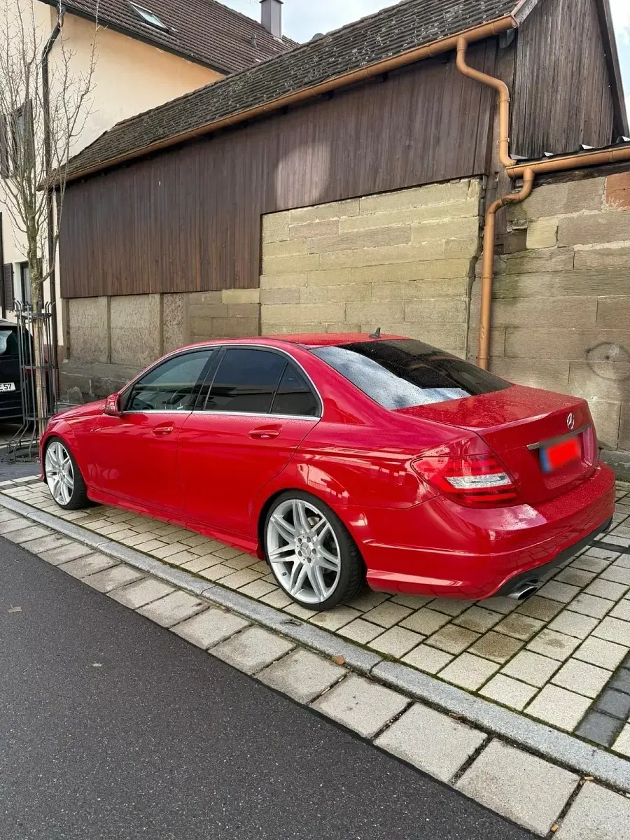 Gebraucht Mercedes C350 AMG 265 PS (194 kW) 2012 Rot Limousine