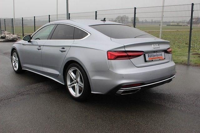 Gebraucht Audi A5 Sportback Advanced 204 PS (150 kW) 2022 Florettsilber metallic (metallic) Kleinwagen
