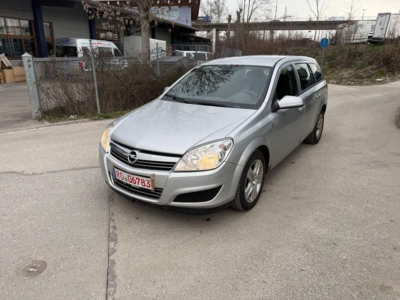 Gebraucht Opel Astra Edition 110 PS (80 kW) 2009 Silber Kombi
