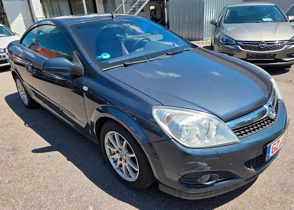 Gebraucht Opel Astra 140 PS (102 kW) 2008 Grau Cabrio