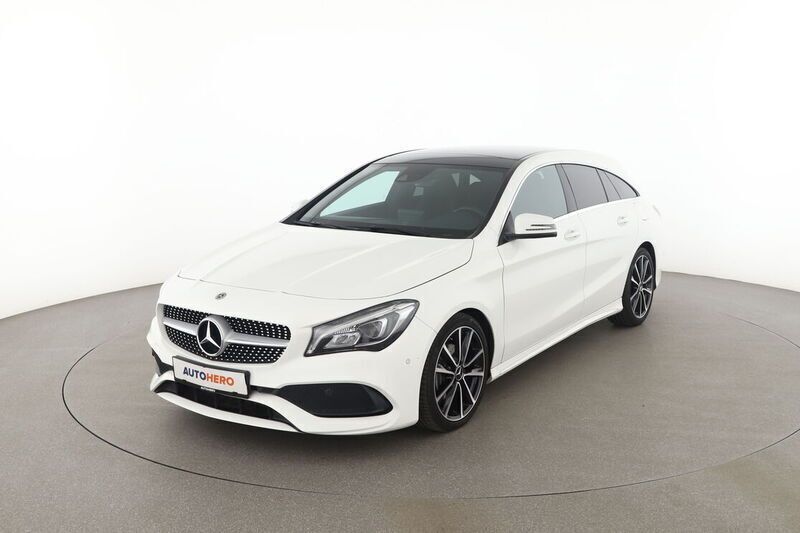 Weiß Gebraucht 2018 Mercedes CLA200 Shooting Brake AMG line Kombi | 23.190 € (Etwas zu teuer) - Bild 1/4