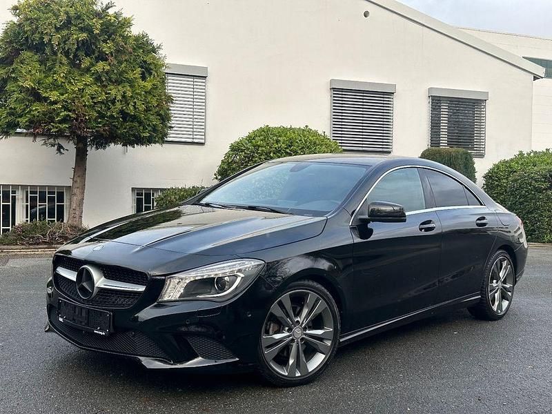 Schwarz Gebraucht 2013 Mercedes CLA180 Limousine | 14.900 € (Guter Preis) - Bild 1/4