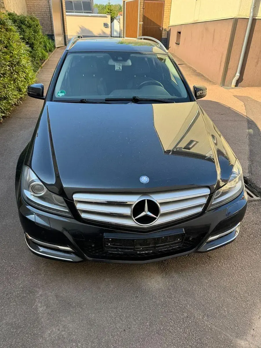 Gebraucht Mercedes C200 Avantgarde 136 PS (100 kW) 2012 Schwarz Kombi