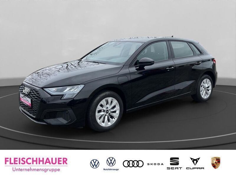 Schwarz Gebraucht 2022 Audi A3 Sportback e-tron Advanced Limousine | 21.880 € (Superpreis) - Bild 1/4