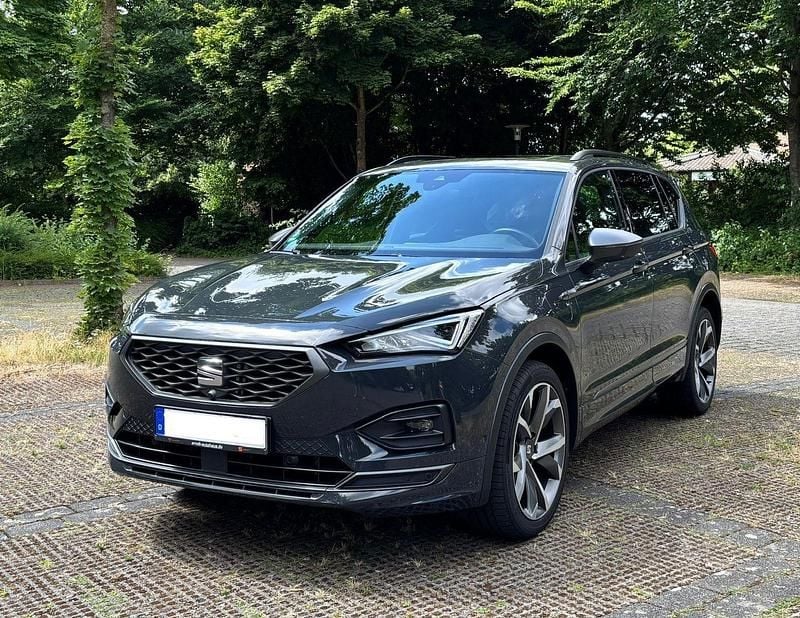 Grau Gebraucht 2023 Seat Tarraco FR SUV | 37.500 € (Fairer Preis) - Bild 1/4