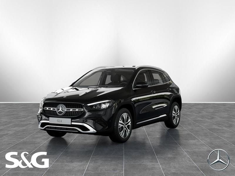 Metalliclack kosmosschwarz Gebraucht 2024 Mercedes GLA180 Progressive SUV | 34.500 € (Guter Preis) - Bild 1/4