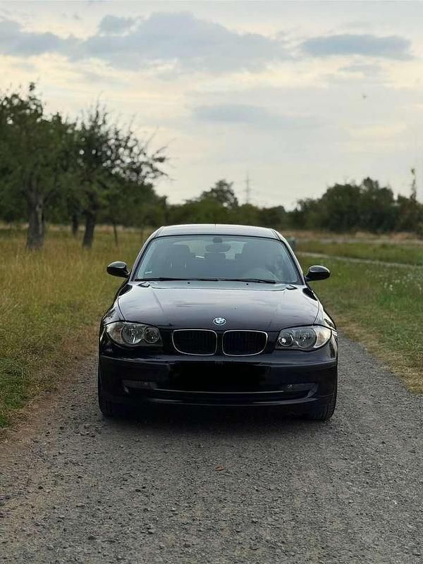 Schwarz Gebraucht 2009 BMW 116 Kleinwagen | 4.500 € (Fairer Preis) - Bild 1/4