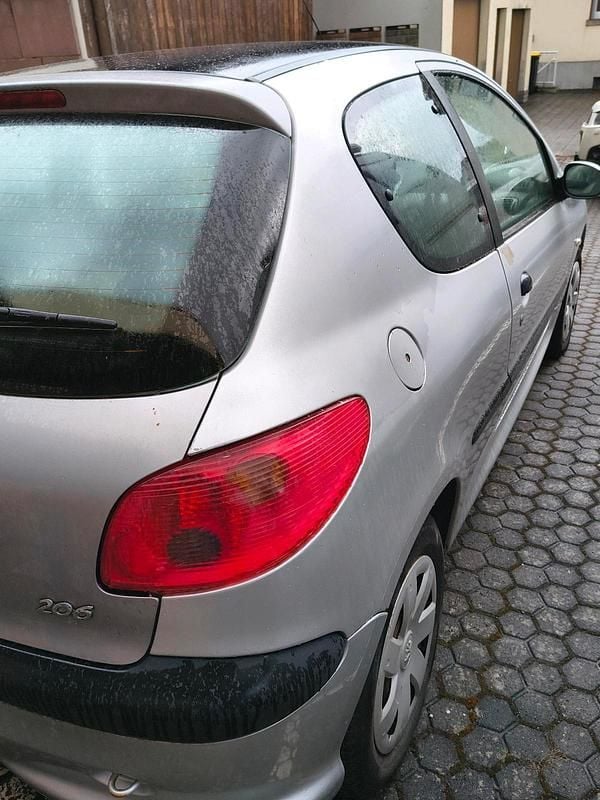 Gebraucht Peugeot 206 60 PS (44 kW) 2005 Silber Kleinwagen