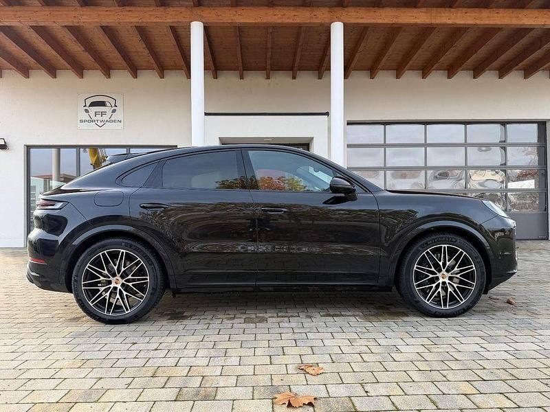 Schwarz Gebraucht 2025 Porsche Cayenne Black Edition SUV | 124.880 € - Bild 1/4
