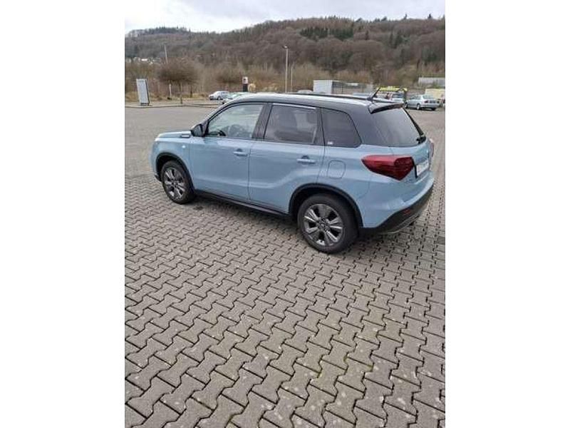 Gebraucht Suzuki Vitara Comfort 140 PS (102 kW) 2019 Blau SUV