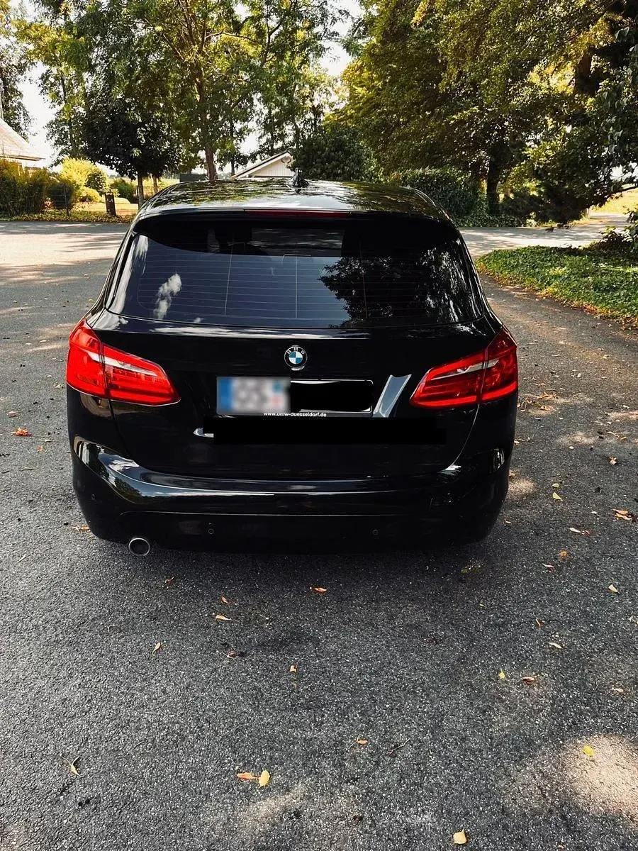 Gebraucht BMW 216 Active Tourer 116 PS (85 kW) 2016 Schwarz Van / Kleinbus
