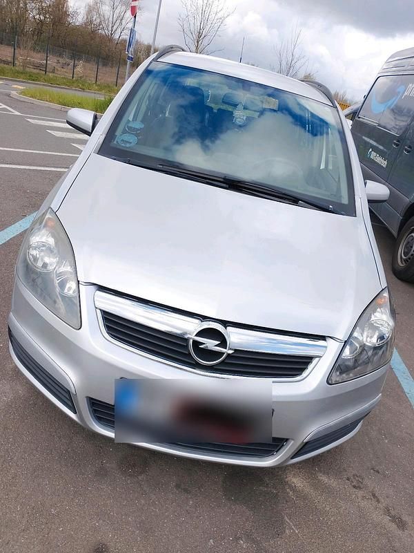 Gebraucht Opel Zafira 100 PS (73 kW) 2008 Silber Van / Kleinbus
