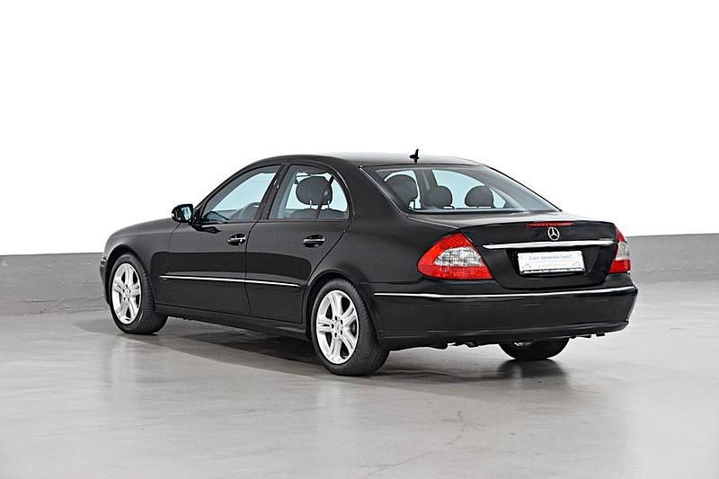 Gebraucht Mercedes E300 Avantgarde 211 PS (155 kW) 2009 Schwarz Limousine