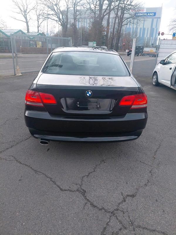 Gebraucht BMW 320 170 PS (125 kW) 2008 Schwarz Coupé