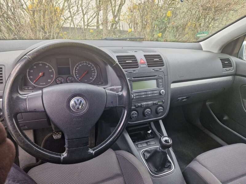 Grau Gebraucht 2005 VW Golf IV Kleinwagen | 1.400 € (Guter Preis) - Bild 1/4