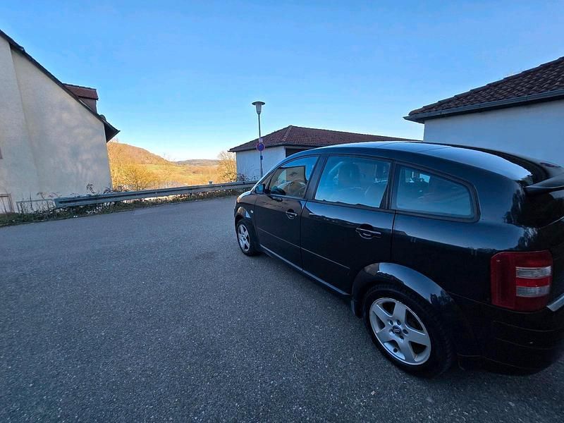 Second-hand Audi A2 75 CP (55 kW) 2001 Negru Hatchback