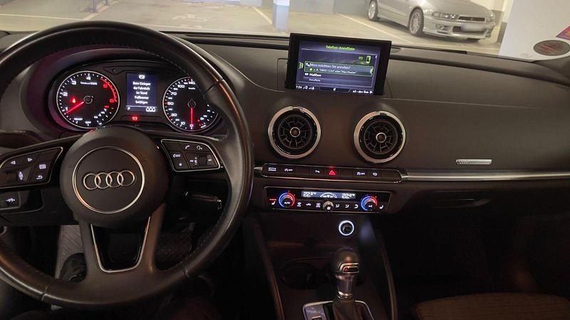 Gebraucht Audi A3 Design 150 PS (110 kW) 2019 Blau Limousine