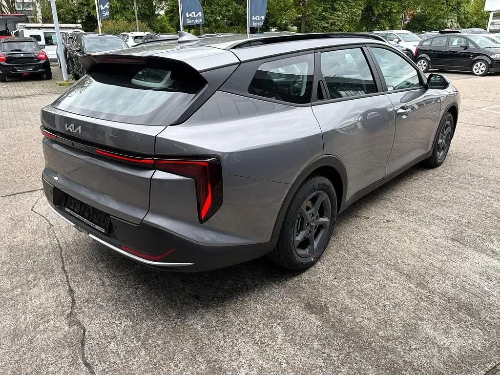Neu Kia K4 150 PS (110 kW) 2026 Grau Kombi