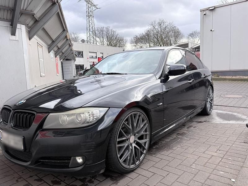 Gebraucht BMW 330 M Sport 258 PS (189 kW) 2011 Schwarz Limousine