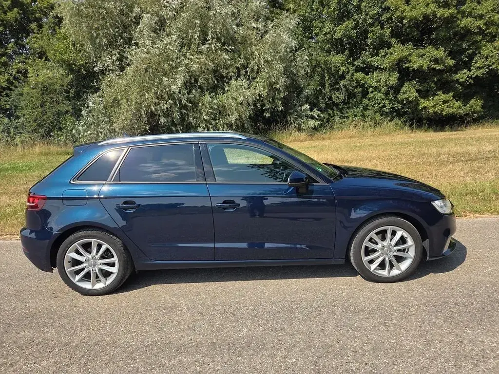 Gebraucht Audi A3 Sport 150 PS (110 kW) 2017 Blau Limousine