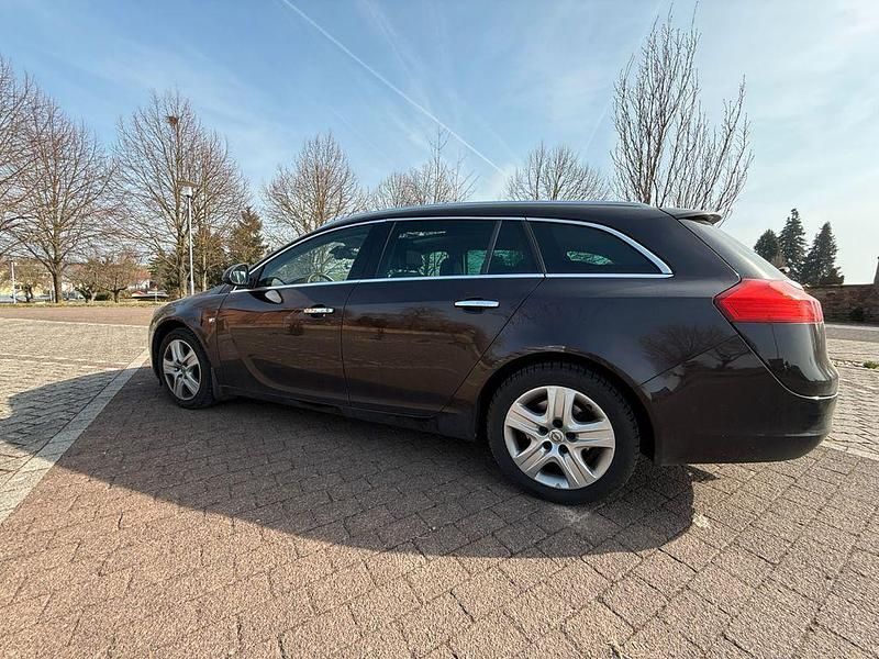 Gebraucht Opel Insignia 160 PS (117 kW) 2010 Braun Kombi