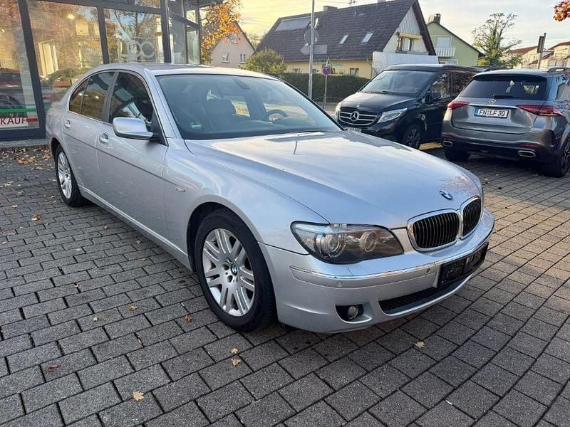 Titansilber metallic Gebraucht 2006 BMW 740 Limousine | 5.000 € (Superpreis) - Bild 1/4