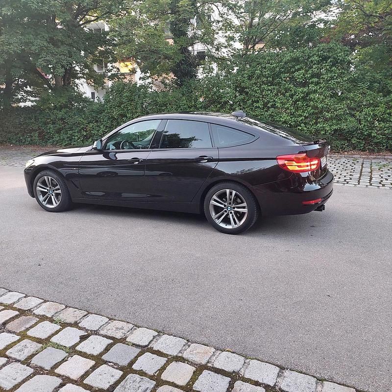 Braun Gebraucht 2015 BMW 325 Sport Line Limousine | 16.600 € (Fairer Preis) - Bild 1/4