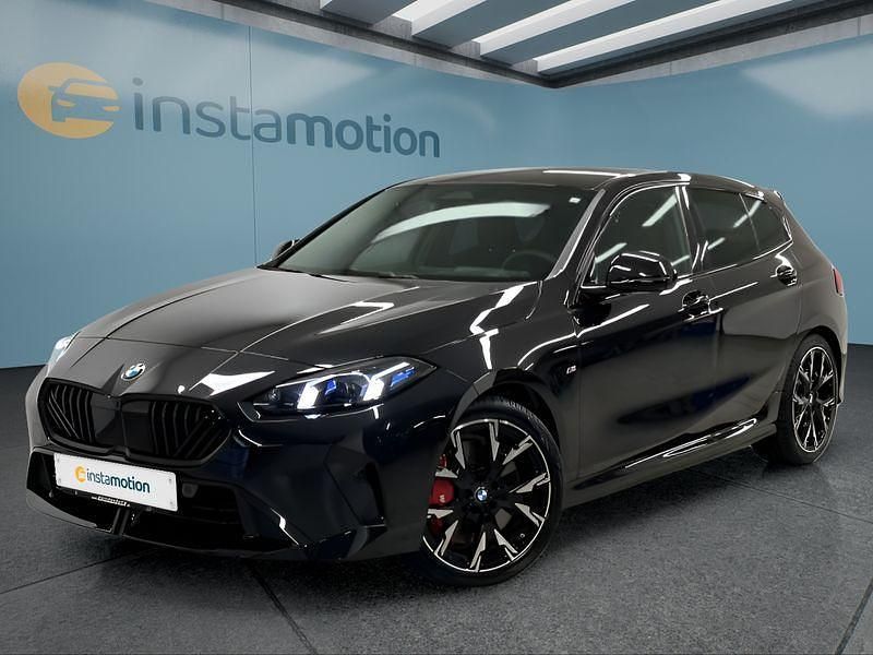 Schwarz Gebraucht 2024 BMW 120 M Sport Kleinwagen | 35.599 € (Fairer Preis) - Bild 1/4