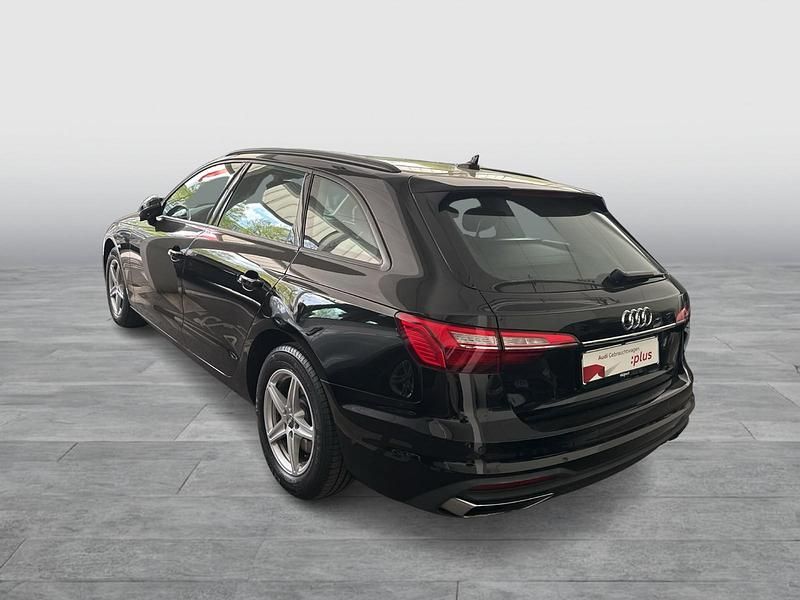 Gebraucht Audi A4 163 PS (119 kW) 2022 Schwarz Kombi