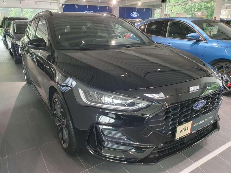 Gebraucht Ford Focus ST-Line 155 PS (114 kW) 2023 Obsidianschwarz metallic Kombi