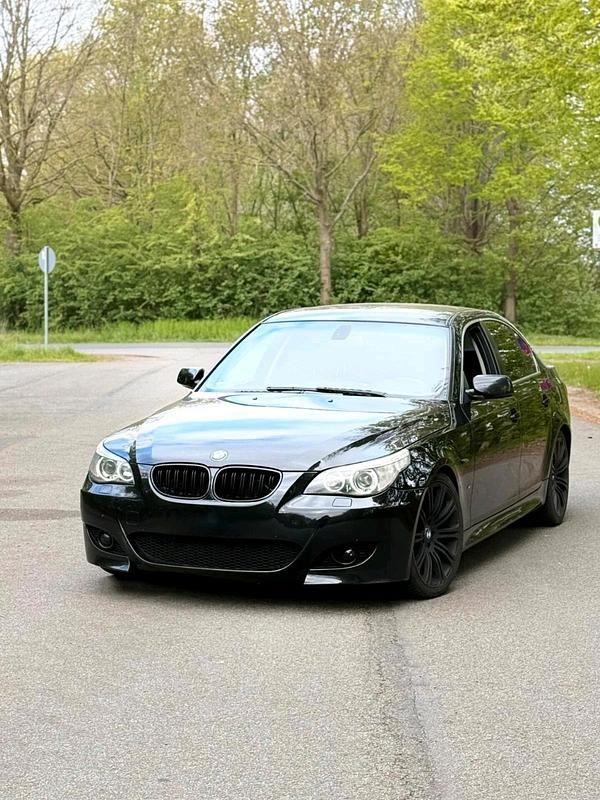 Second-hand BMW 525 177 CP (130 kW) 2004 Negru Berlinǎ