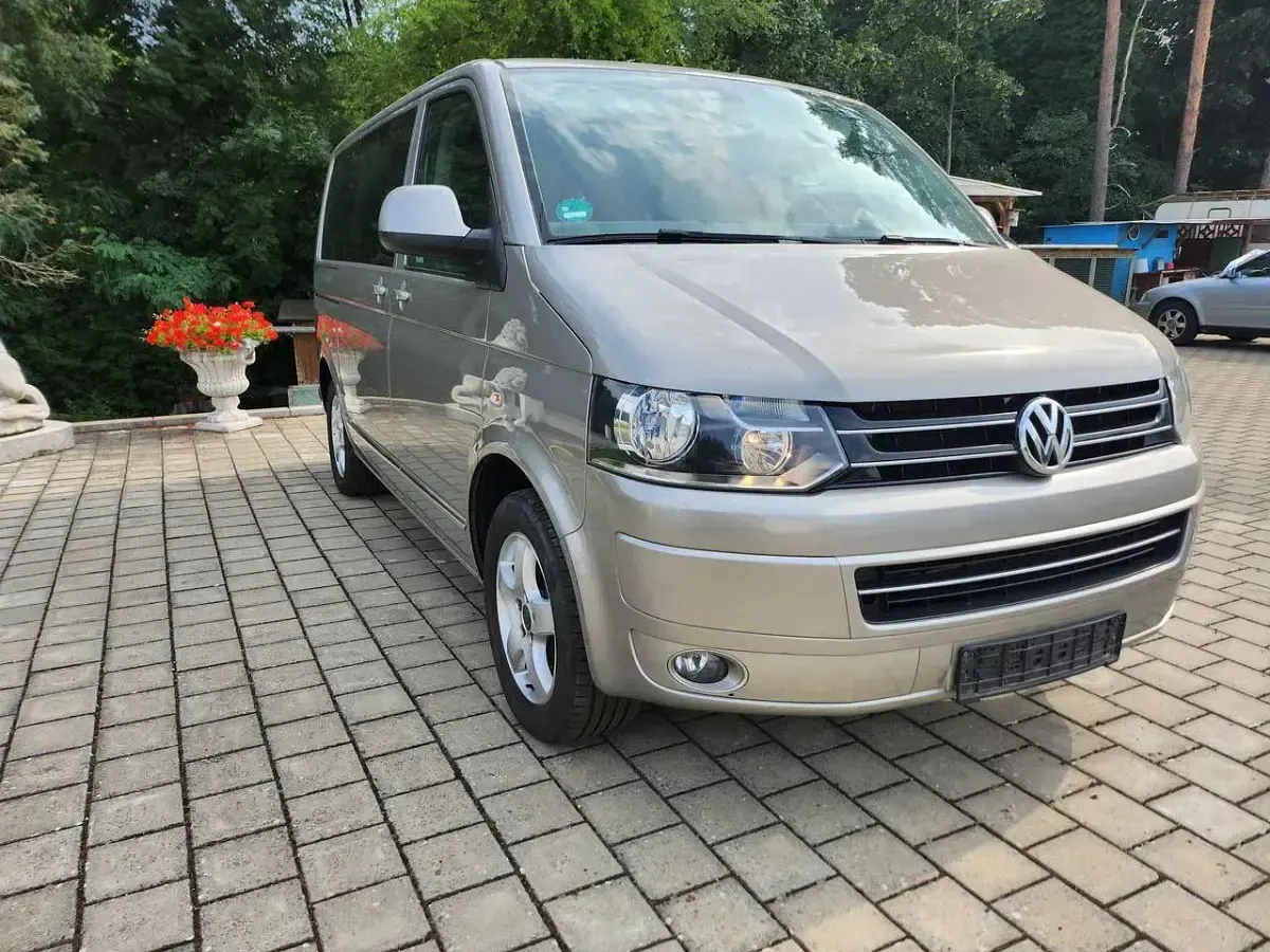 Gebraucht VW Multivan Comfortline 180 PS (132 kW) 2014 Gold Van / Kleinbus