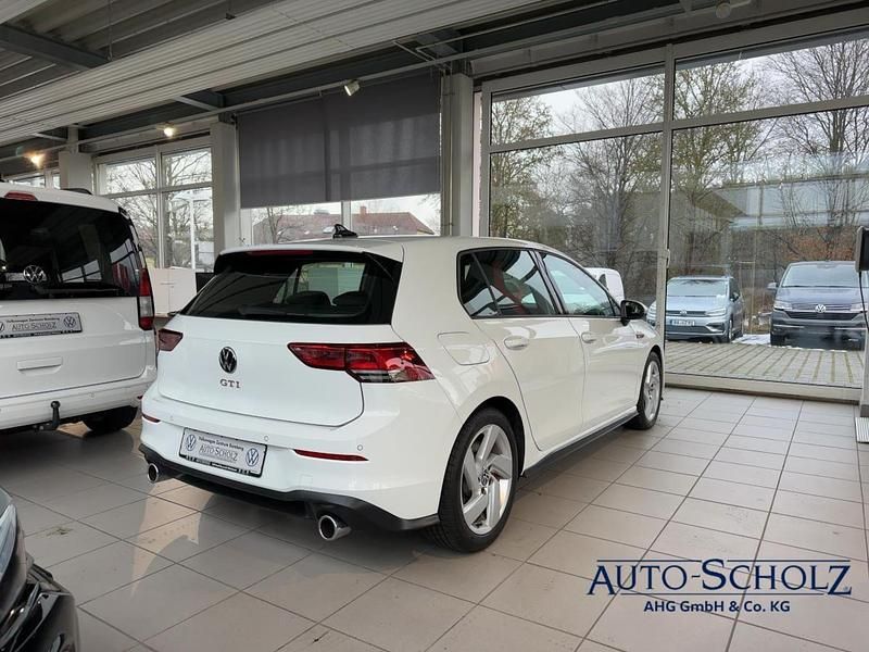 Gebraucht VW Golf VIII GTI 245 PS (180 kW) 2024 Weiß Limousine