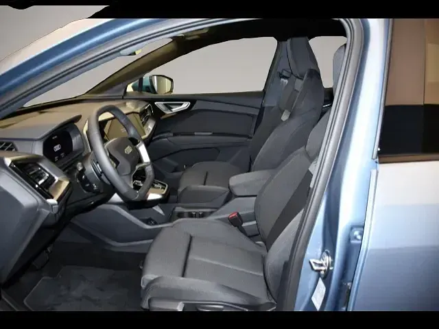 Gebraucht Audi Q4 e-tron 210 kW (286 PS) 2025 Blau SUV
