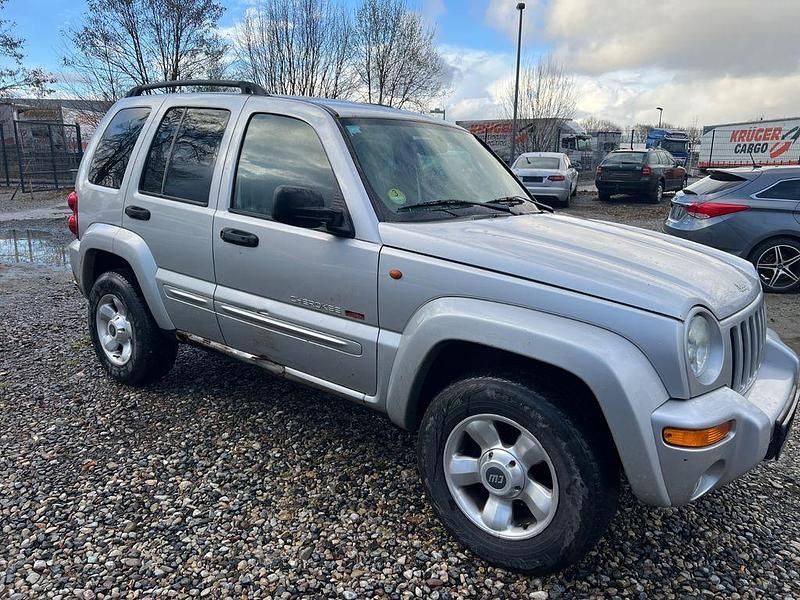 Gebraucht Jeep Cherokee Limited 150 PS (110 kW) 2004 Silber SUV