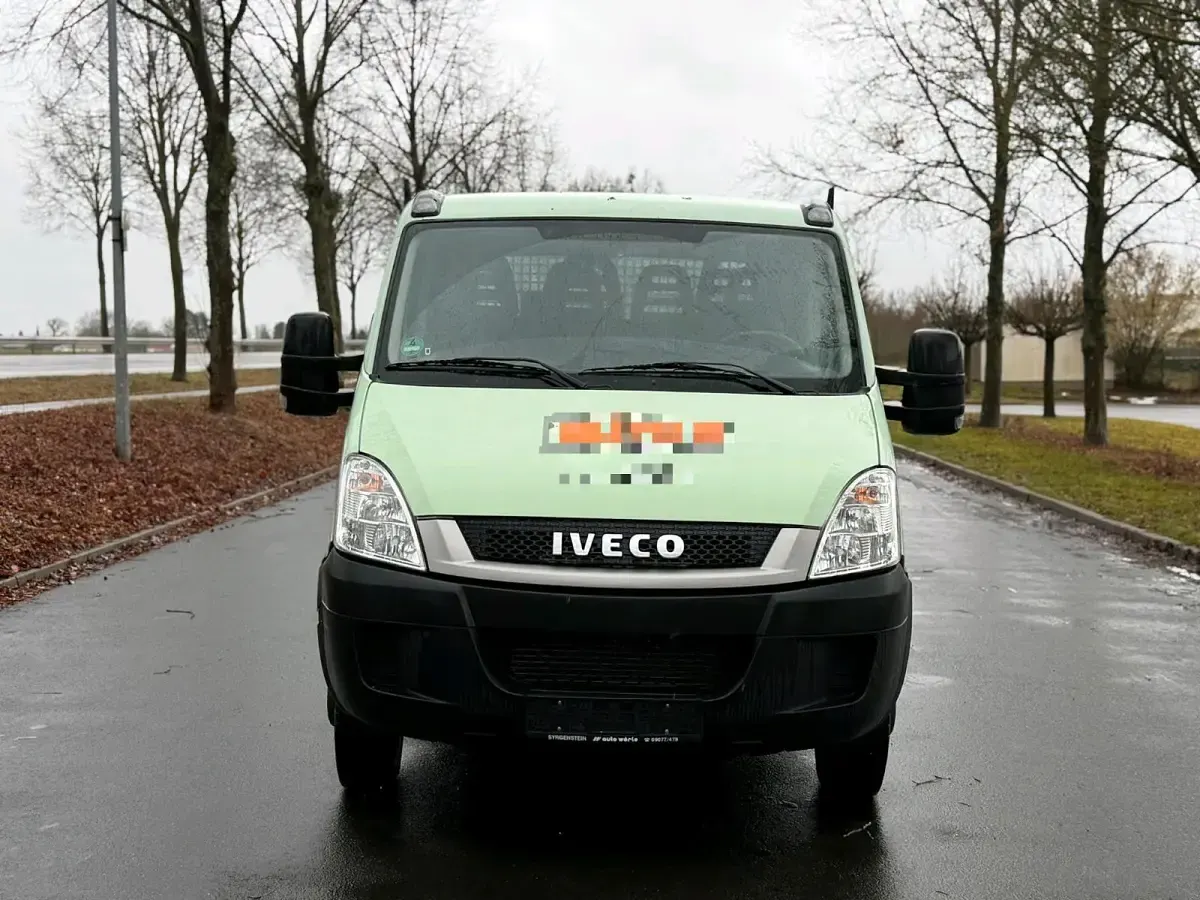 Second-hand Iveco Daily 130 CP (95 kW) 2009 Verde Berlinǎ