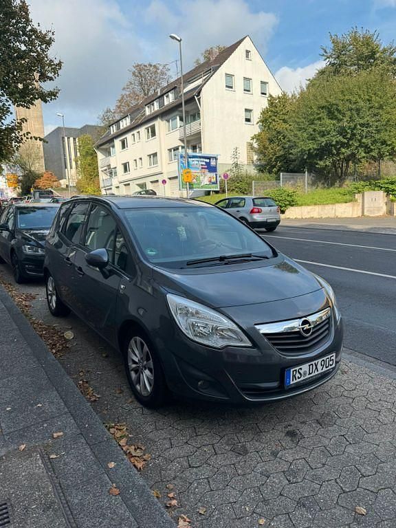 Gebraucht Opel Meriva Edition 110 PS (80 kW) 2013 Grau Van / Kleinbus