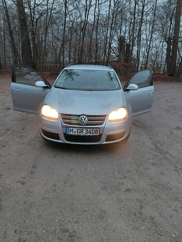 Grau Gebraucht 2009 VW Golf V Kombi | 1.400 € - Bild 1/4